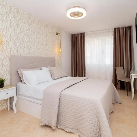 Espanatour Edel Апартаменты *